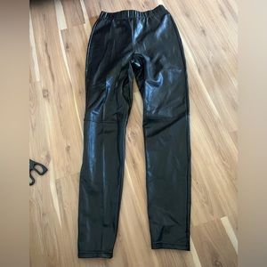 Wilfred Free Aritzia Faux Leather Pants Size Medium Black